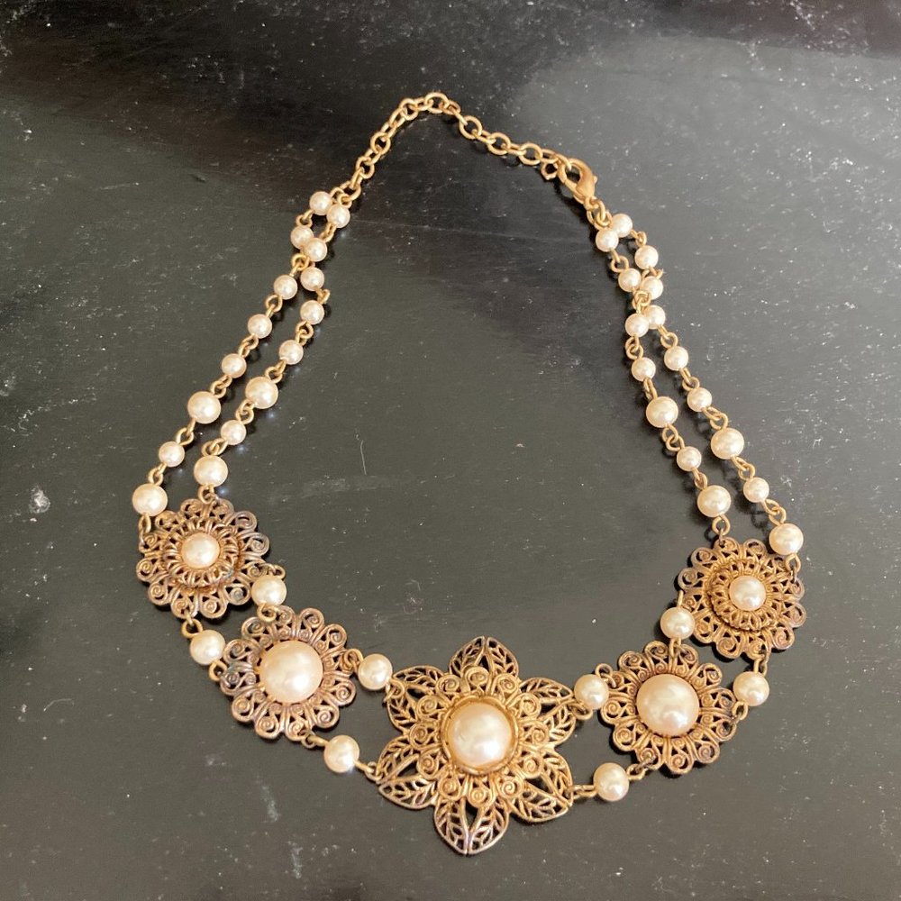 Beautiful Gold and Pearls Vintage Choker
